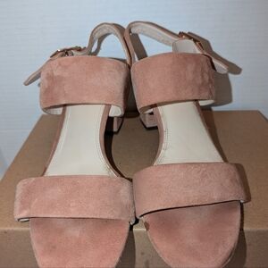 EUC "Cole Haan"  Heels Size 9